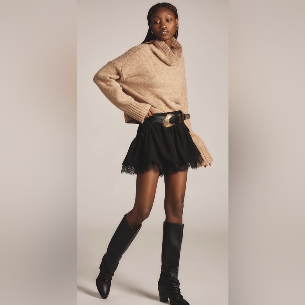 Anthropologie menswear skort - large - cute lace accents, buttons, and pockets 🖤